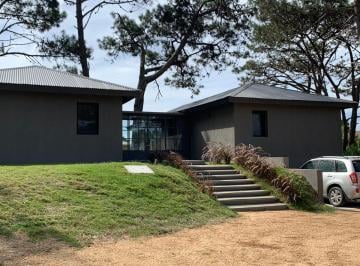 Casa · 260m² · 4 Dormitorios · Casa - Pinar del Faro