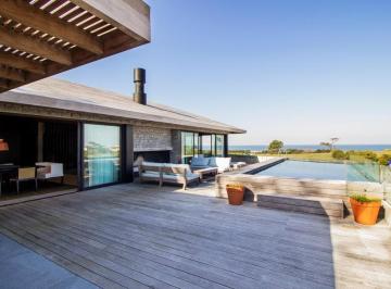 Casa · 400m² · 4 Dormitorios · Casa en Venta y Alquiler Temporal en Pinar del Faro - Tm