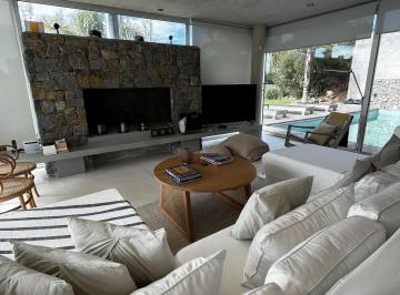 Casa · 200m² · 3 Dormitorios · Casa en Alquiler - " Rincon del Mar" Tm
