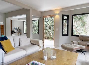Casa · 143m² · 3 Dormitorios · Casa en Venta en Excelente Ubicación en El Tesoro - La Barra Tm