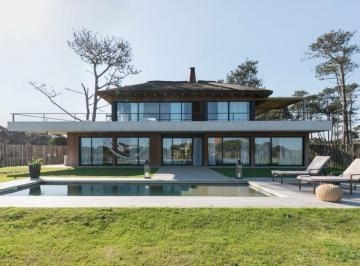Casa · 2600m² · 3 Dormitorios · Casa en Alquiler Jose Ignacio “d1 Pinar”