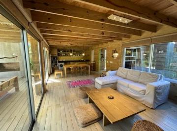 Casa · 450m² · 4 Dormitorios · Mombai - Tm