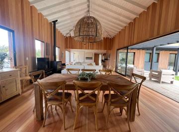 Casa · 310m² · 4 Dormitorios · Arev en Laguna Escondida - Tm
