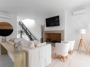 Casa · 1m² · 4 Ambientes · Espectacular Casa con Pileta en La Juanita Jose Ignacio - Tm