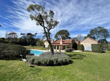 Casa · 695m² · 5 Dormitorios · Casa con Piscina a m de La Playa Brava