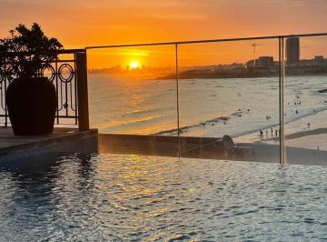 Casa · 1200m² · 6 Ambientes · 2 Cocheras · La Barra Venta Casa Sobre El Mar - Tm