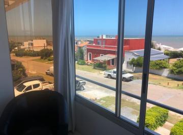 Casa · 5 Ambientes · 1 Cochera · Casa en Alquiler en Manantiales a Pasos del Mar - Tm