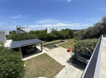Casa · 250m² · 5 Ambientes · Casa en José Ignacio - Tm