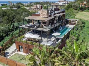 Casa · 450m² · 4 Dormitorios · Casa en Alquiler - El Barco 2