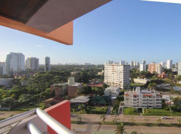 Departamento · 4 Ambientes · 1 Cochera · Comodo Apartamento en Alquiler a 2 Cuadras de La Playa - Tm