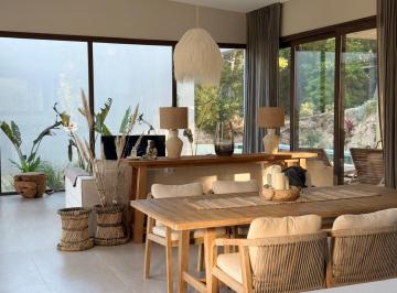 Casa · 250m² · 5 Ambientes · 2 Cocheras · Casa en Alquiler Temporario en Reserva Montoya Tm