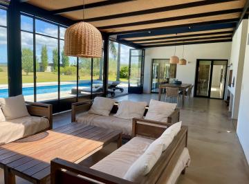 Casa · 5022m² · 4 Ambientes · 3 Cocheras · La Barra Casa en Venta en El Quijote Tm