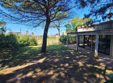 Casa · 73m² · 3 Ambientes · 1 Cochera · Venta: Casa Remodelada a Pasos del Mar en El Chorro - Tm