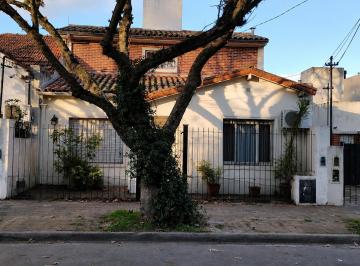 Casa de 4 ambientes, San Isidro · Muy Lindo Chalet en Excelente Zona de Martínez