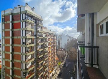 Departamento · 30m² · 1 Ambiente · 1 Cochera · 1 Amb a La Calle con Balcón Saliente y Cochera Cubierta
