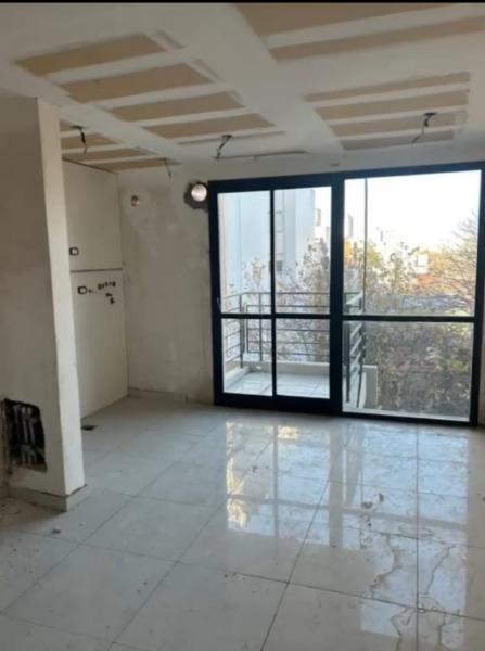 Departamento 2 amb, 45m² al frente, piso 3° con cochera — La Perla