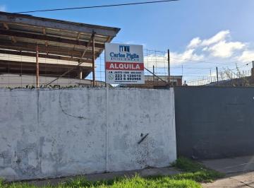 Bodega-Galpón · 130m² · Alquiler Galpón con Lote y Tinglado
