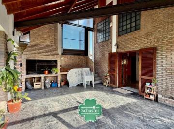 Casa · 120m² · 4 Ambientes · 2 Cocheras · Venta Casa 3 Dorm Quincho Pileta Lote 345 m²