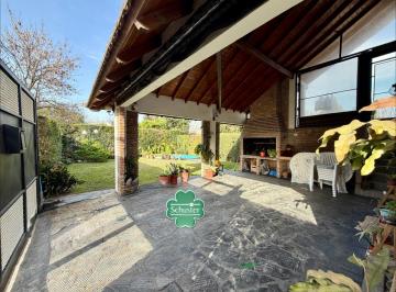 Casa · 120m² · 4 Ambientes · 2 Cocheras · Venta Casa 3 Dorm Quincho Pileta Lote 345 m²