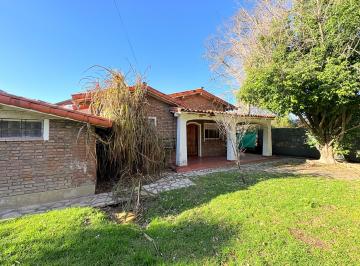Casa de 4 ambientes, San Miguel · Casa en Alquiler en Bella Vista - Uso Profesional / Comercial