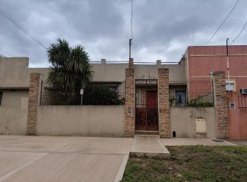 Casa · 110m² · 3 Ambientes · Casa en Venta Campana