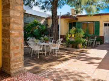 Casa de 7 ambientes, Córdoba · Casa en Venta en Yofre Sud – 260 m² | 2 Dorm. + Departamento Al Fondo + Cochera