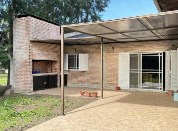 Casa · 107m² · 3 Ambientes · 1 Cochera · Descubre Tu Nuevo Hogar en Empalme Lobos Venta Casa con 2 Habitaciones