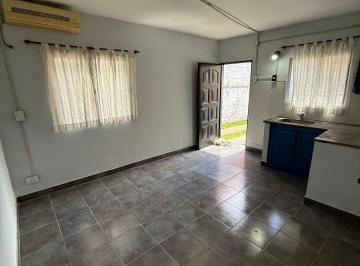 Casa · 220m² · 6 Ambientes · 1 Cochera · 4 Casas en Mismo Lote