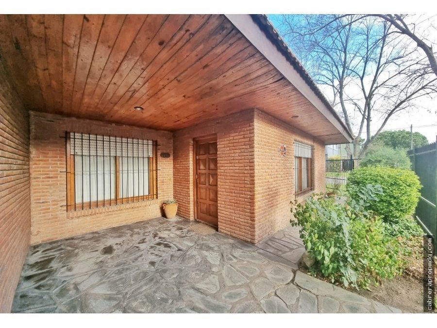 Chalet de 4 ambientes en excelente estado - oportunidad única
