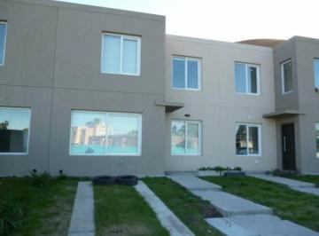 Casa · 85m² · 3 Ambientes · 2 Cocheras · Duplex en Alquiler en Multiolivares!