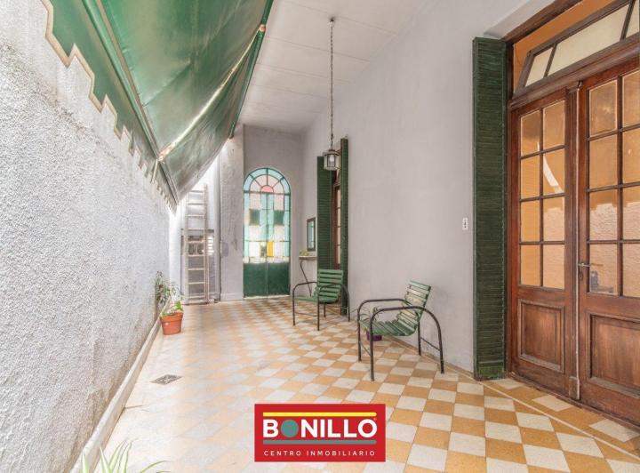 PH · 202m² · 8 Ambientes · 1 Cochera