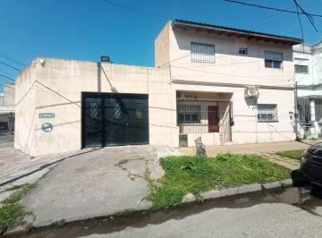 Casa de 4 ambientes, Avellaneda · Alqulo Casa 5 Ambientes con Cochera en Crucecita
