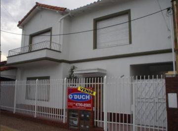 Casa · 162m² · 4 Ambientes · 3 Cocheras · Inmueble con Dos Phs Jardín/cochera, Patio. - Villa Adelina