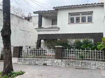 Casa · 125m² · 3 Ambientes · 3 Cocheras · Casa 3a Garaje, Fondo Libre a Refaccionar Carrasco 767