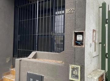 Departamento de 3 ambientes, Quilmes · Alquiler $800.000 – Departamento Al Frente 3 Ambientes en Quilmesandrés Baranda 1882, Quilmes