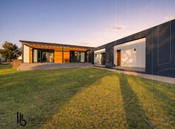 Casa · 180m² · 3 Ambientes · 2 Cocheras · Oportunidad Premium - Arenas del Sur