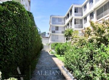 Departamento · 75m² · 4 Ambientes · 1 Cochera · Departamento en Alq. Temporario en Península, Punta del Este, Punta del Este / Maldonado