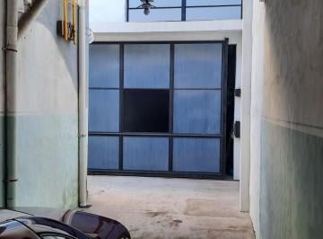 Bodega-Galpón · 200m² · 1 Ambiente · Alquiler Galpón en Temperley Este // 200 m² // Primer Piso con Aparejo de 1500kg