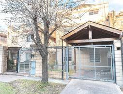 Departamento · 120m² · 5 Ambientes · Triplex Venta Muñiz 3 Plantas, 5 Amb Cochera Parque