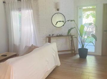 Casa · 130m² · 4 Ambientes · 1 Cochera · Casa en Alquiler en Los Troncos, Pilar, G. B. a. Zona Norte