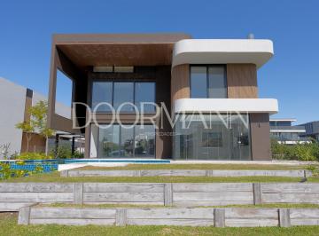 Casa · 530m² · 6 Ambientes · 5 Cocheras · Casa en Venta 4 Habitaciones Amarra Pileta Yacht Nordelta