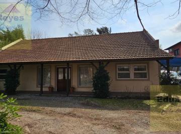 Casa · 190m² · 4 Ambientes · 5 Cocheras · Casa en Alquiler y Venta en Parque Las Naciones
