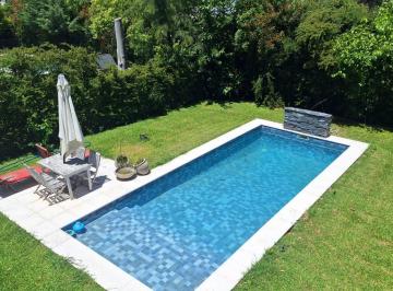 Casa · 265m² · 6 Ambientes · 5 Cocheras · Casa Práctica, Abierta y Luminosa