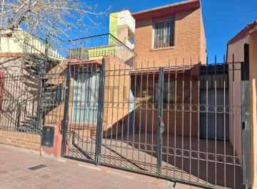 Casa · 200m² · 6 Ambientes · Casa con Departamento en Guaymallen en Venta!