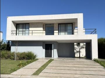 Casa de 6 ambientes, Escobar · Casa a La Laguna, Alquiler Anual Barrio San Sebastian
