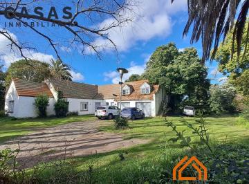 Casa · 210m² · 5 Ambientes · 2 Cocheras · Casa - Pinos de Anchorena