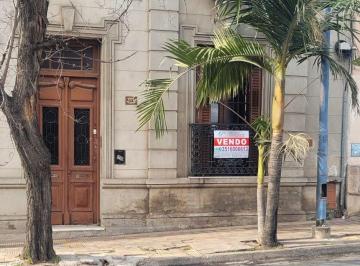 Casa de 14 ambientes, Córdoba · Hermosa Casa Ubicada en Calle Belgrano Frente a Paseo Güemes, Excelente Ubicación
