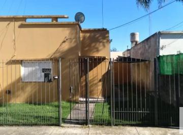 Casa · 55m² · 2 Ambientes · 2 Cocheras · Casa en Venta - 1 Dormitorio 1 Baño - Cochera - 131 m² - Berisso