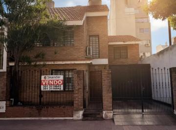 Casa · 192m² · 4 Ambientes · 3 Cocheras · Casa 3 Dorm. con Gran Potencial, Regino Maders