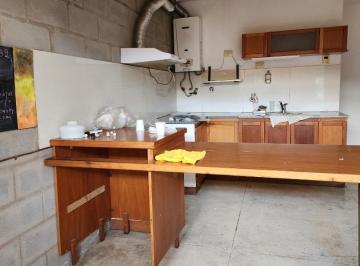 Casa · 278m² · 3 Ambientes · 4 Cocheras · Casa Dos Dorm. Oportunidad a Cuadras del Centro